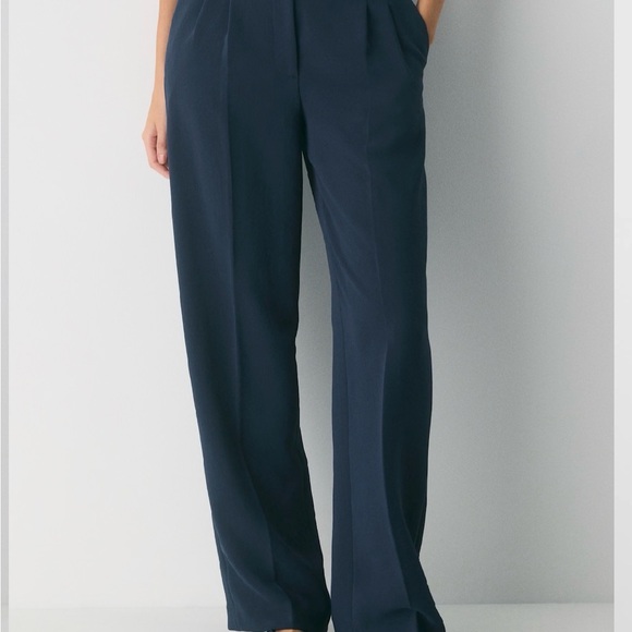 Aritzia Vintage Navy Wide-Leg Pleated Trousers - Picture 4 of 9